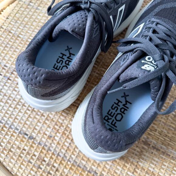 New Balance Fresh Foam X 880v15 Black Sea Salt Metalic Sneakers Women’s Size 9 - Picture 6 of 8